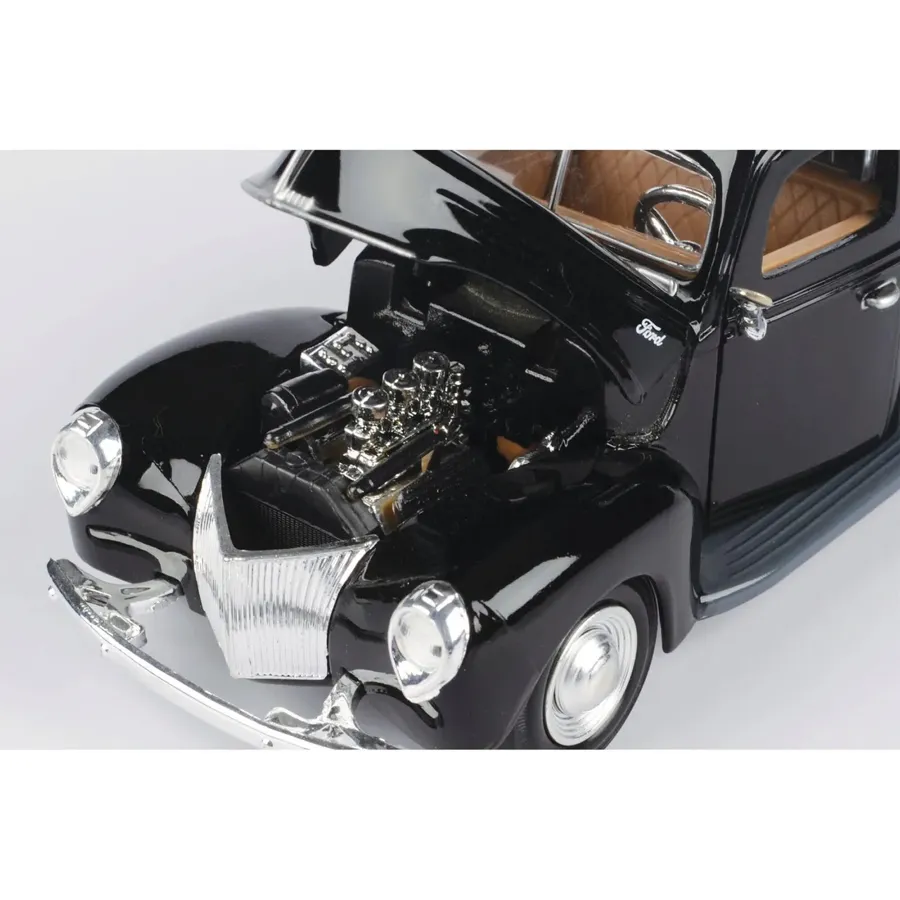 1940 Ford Pickup - Black 1:24 Scale Diecast