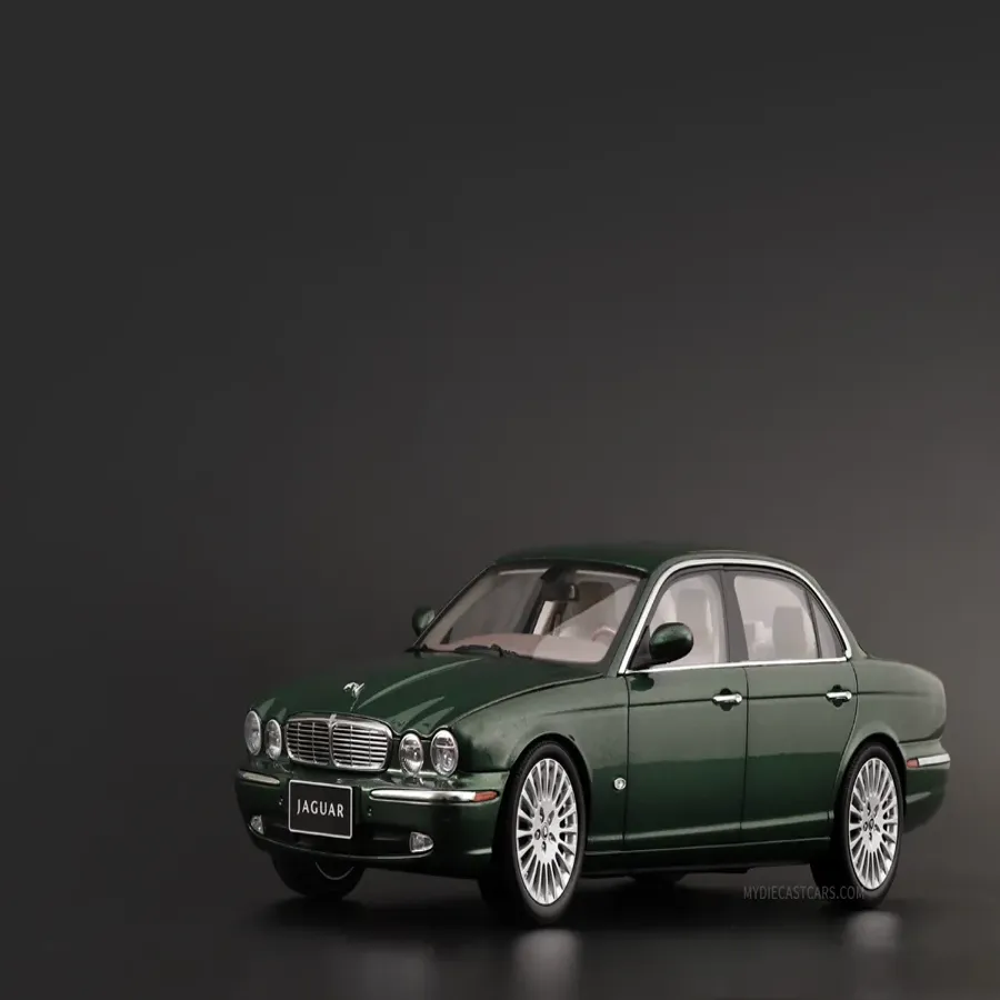 Jaguar XJ6 (X350) Racing Green 1:18 by Almost Real