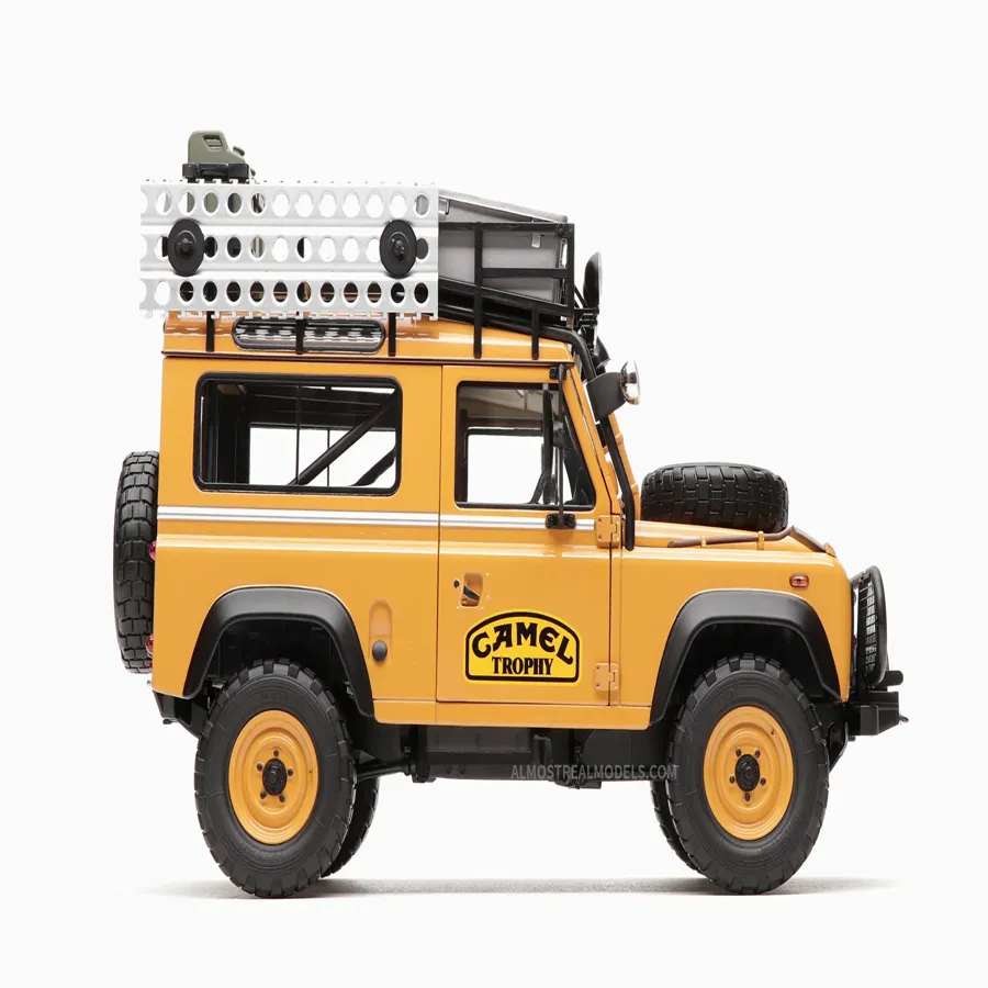 Land Rover Defender 90 “Camel Trophy” Borneo 1985 1:18 by Almost Real