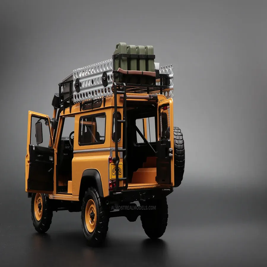 Land Rover Defender 90 “Camel Trophy” Borneo 1985 1:18 by Almost Real