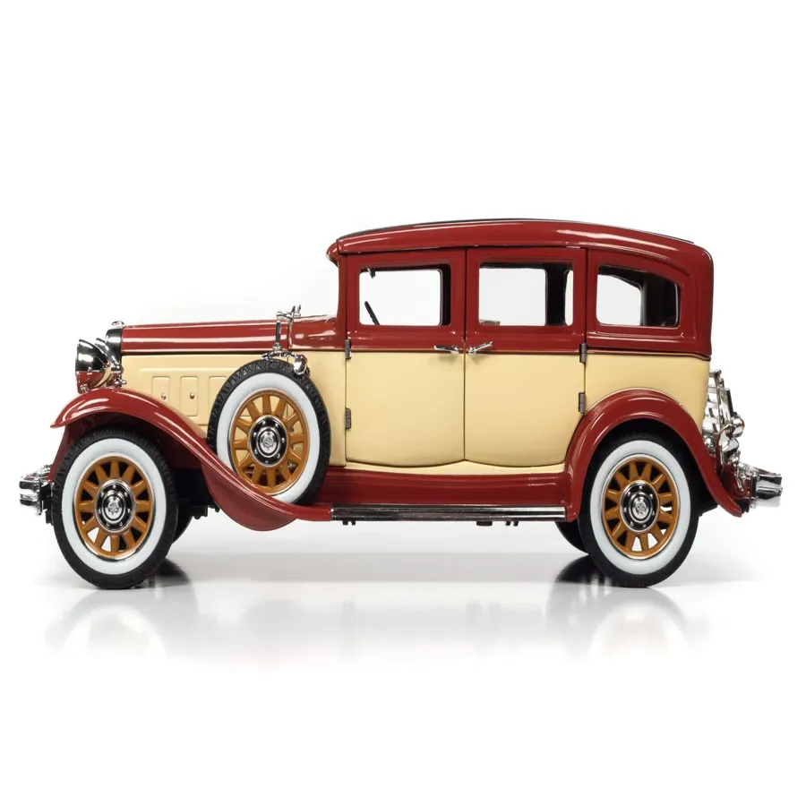 1931 Peerless Master 8 Sedan 1:18 Scale