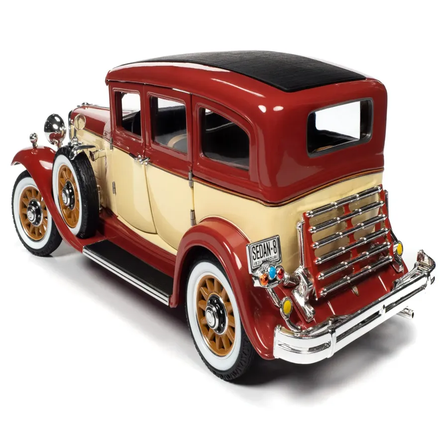 1931 Peerless Master 8 Sedan 1:18 Scale